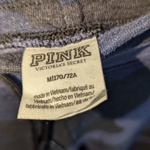 Victoria's secret camo bottoms - Picture 3 of 3